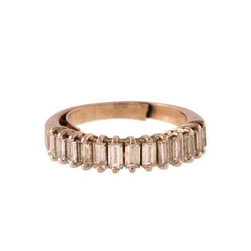 Anillo media alianza con diamantes.