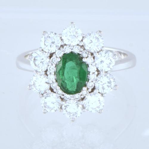 Sortija rosetón de diamantes y esmeralda