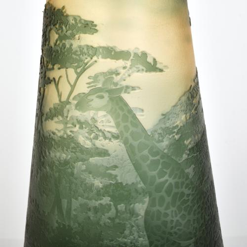 SIGUIENDO MODELOS DE GALLÉ, Jarrón