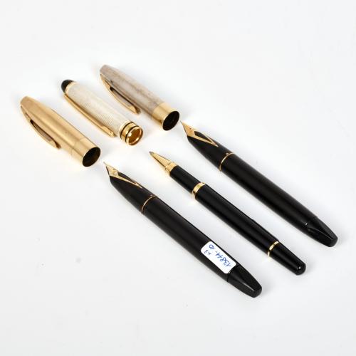 Lote de dos plumas y boligrafo.