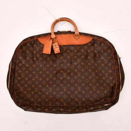 LOUIS VUITTON. Maleta de viaje "Pegase"