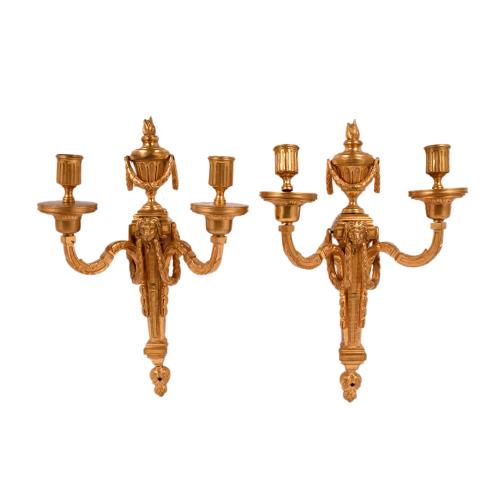 ESCUELA FRANCESA, SIGLO XIX. Pareja de candelabros estilo Luís XVI, época Napoleón III