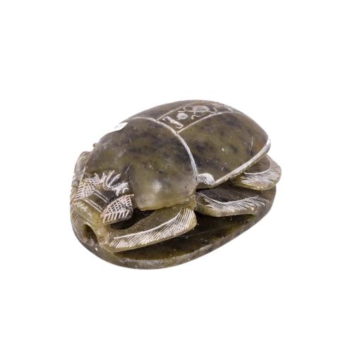 SIGUIENDO MODELOS DEL IMPERIO EGIPCIO, amuleto de escarabajo, siglo XX. 