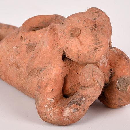 SIGUIENDO MODELOS PRECOLOMBINOS, figura antropomórfica, sig