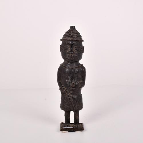 ESCUELA AFRICANA, SIGLO XX.   Figura de un embajador de Ben