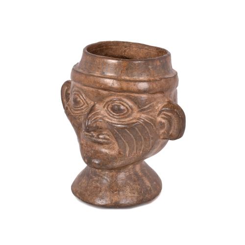 SIGUIENDO ESTILOS PRECOLOMBINOS, copa-sonajero, siglo XX