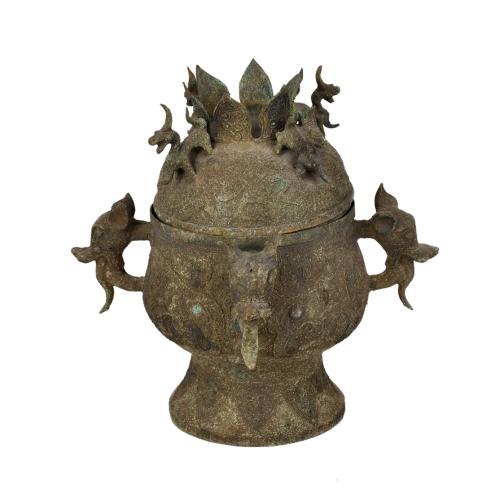 ESCUELA CHINA, SIGLO XIX. SIGUIENDO MODELOS DINASTIA QING, recipiente.