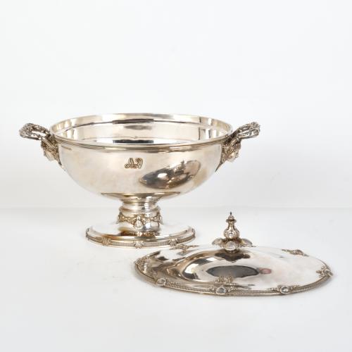 ESCUELA FRANCESA, FIN. SIGLO XIX. Sopera, estilo Belle Epoq