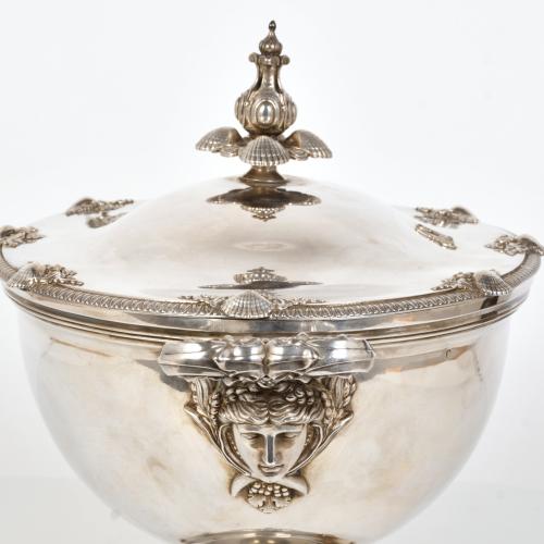 ESCUELA FRANCESA, FIN. SIGLO XIX. Sopera, estilo Belle Epoq