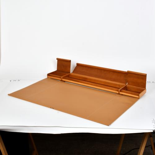 JAUME TRESSERRA (BARCELONA, 1943) Escritorio de sobremesa "