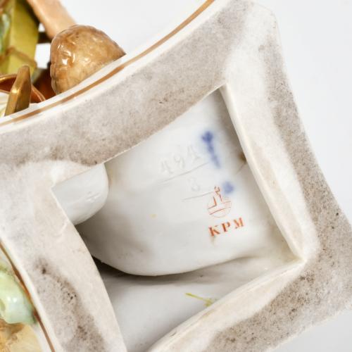 Figura de un cortesano, siglo XX