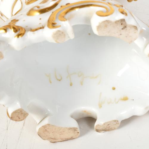 ESCUELA FRANCESA, SIGLO XX. Pareja de jarrones, estilo Loui