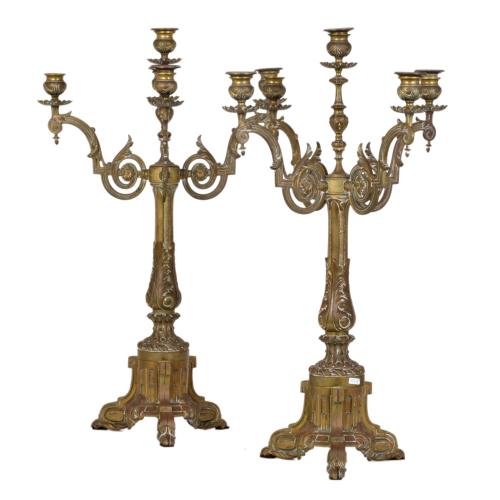 Pareja de candelabros Alfonsinos