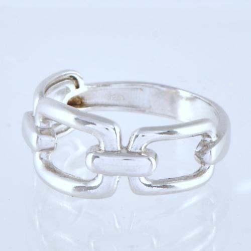 Anillo con eslabones.