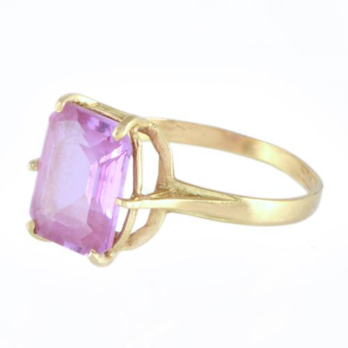 Anillo con amatista rosa de francia.