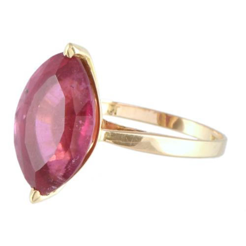 Anillo lanzadera con turmalina rosa.