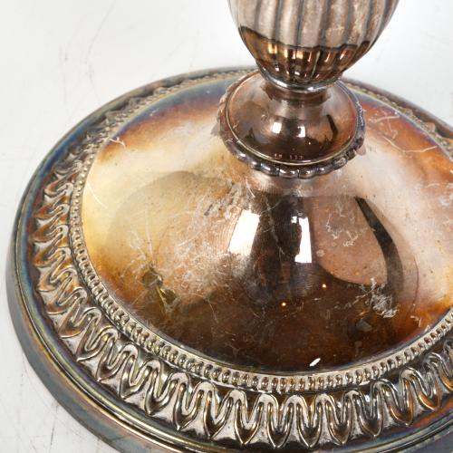 ESCUELA INGLESA, PPS. SIGLO XX. Pareja de candelabros eduar