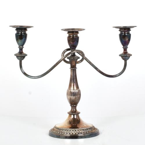 ESCUELA INGLESA, PPS. SIGLO XX. Pareja de candelabros eduar