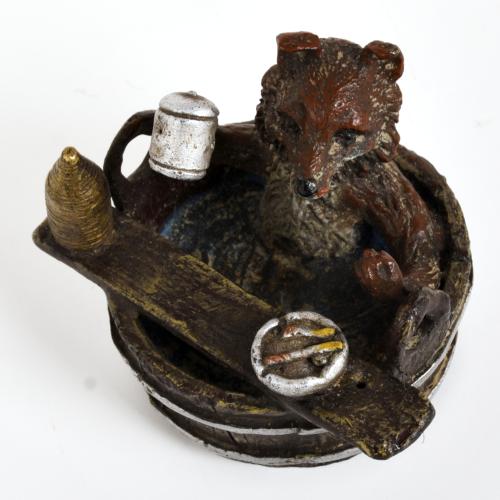 SIGUIENDO MODELOS DE FRANZ BERGMAN, figura de zorro en bañe