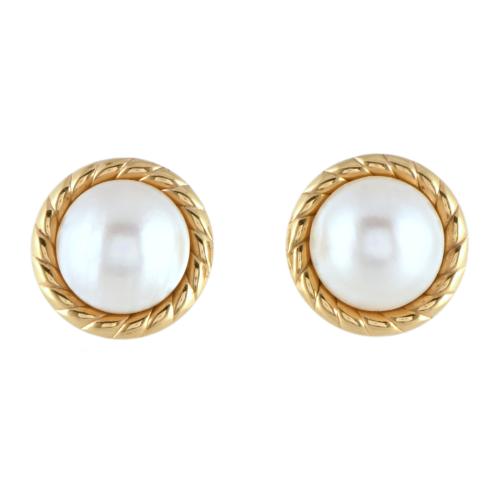 Pendientes con perla mabé.