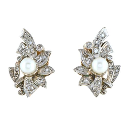 Pendientes estilo art déco con perla y diamantes.