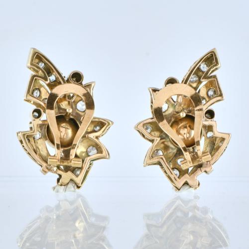 Pendientes estilo art déco con perla y diamantes.