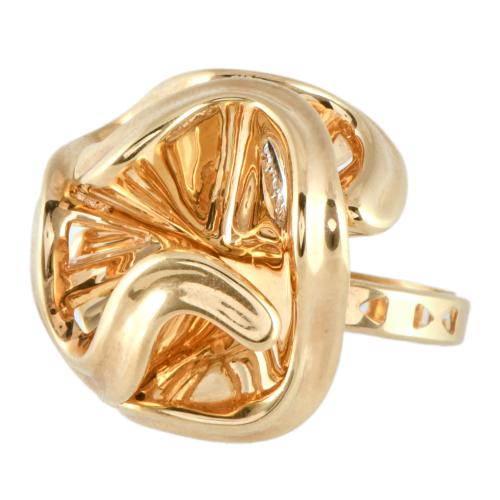 Anillo en forma de flor abstracta.