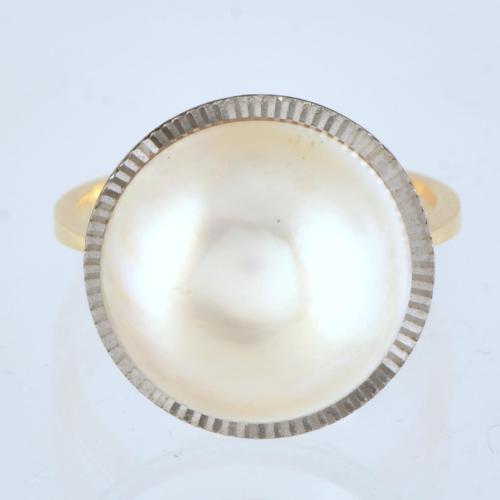 Anillo estilo años 20 con perla mabé.