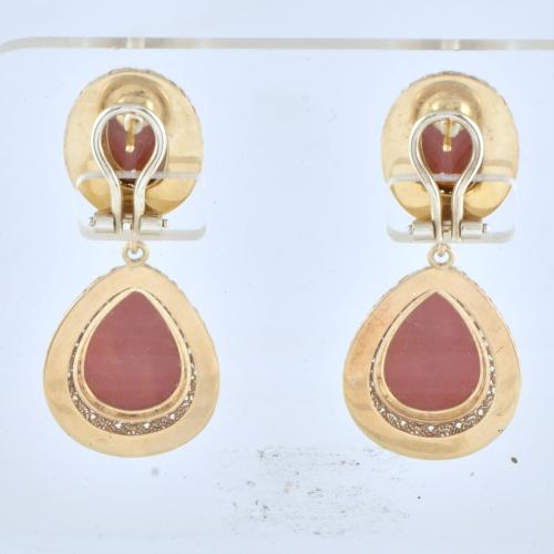 Conjunto de collar, anillo y pendientes en coral rojo.