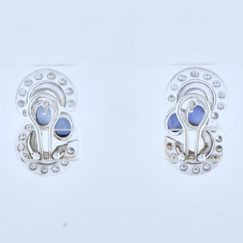 Pendientes con zafiros y diamantes.