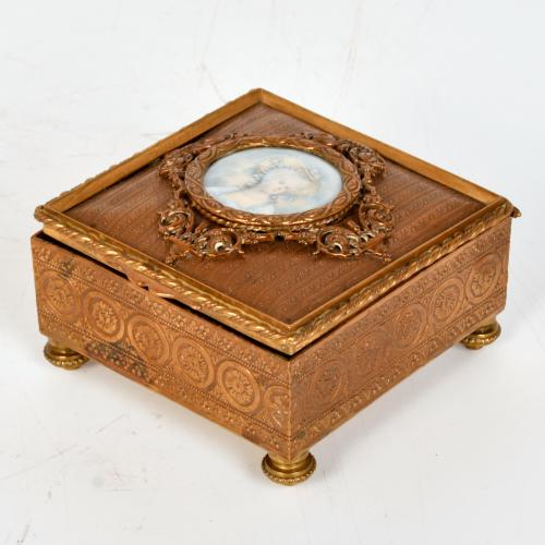 Lote de dos cajas francesas, circa 1900