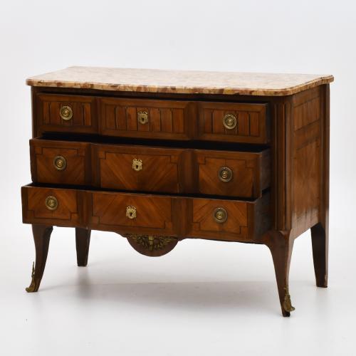 Cómoda francesa Transición, segunda mitad siglo XVIII