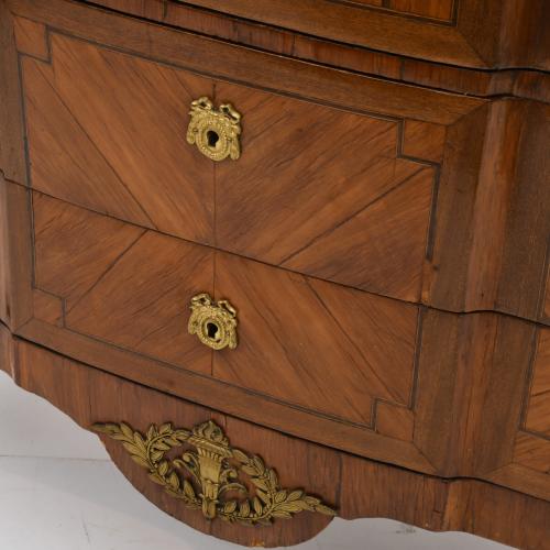 Cómoda francesa Transición, segunda mitad siglo XVIII