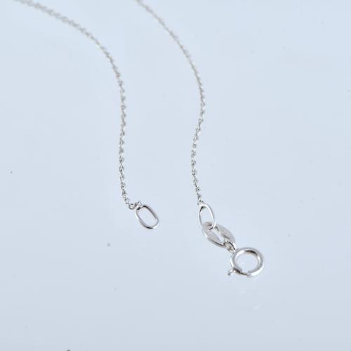 Gargantilla con cadena de eslabones y chatones de diamantes.