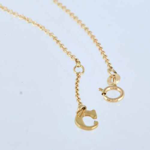 Pulsera con chatón de diamante.