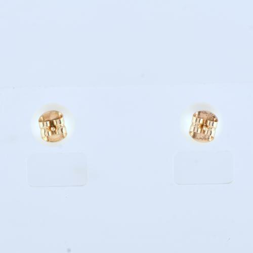 Pendientes con perlas.