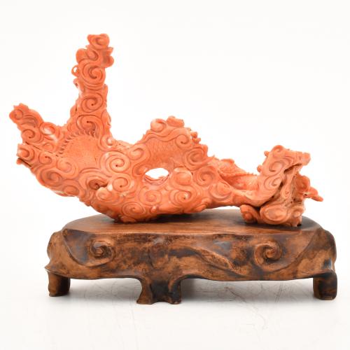 ESCUELA CHINA, SIGLO XX. Figura de dragón