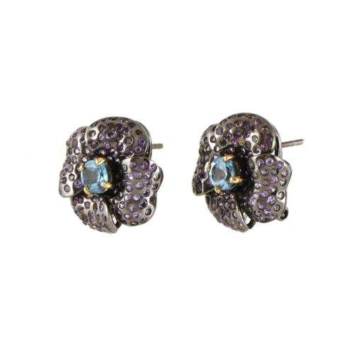 Pendientes en forma de flor con amatistas y topacio azul.