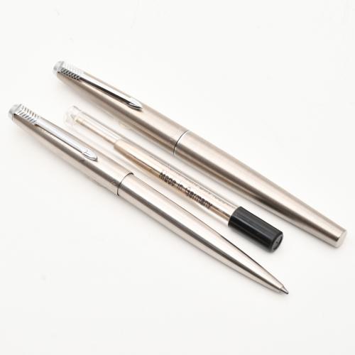 Fountain pen and ballpoint pen.