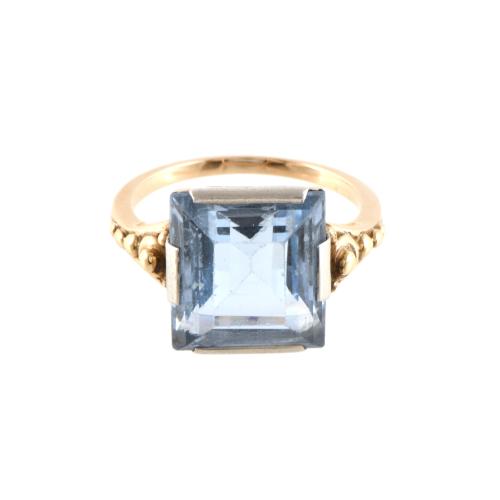 Anillo estilo art déco con aguamarina.