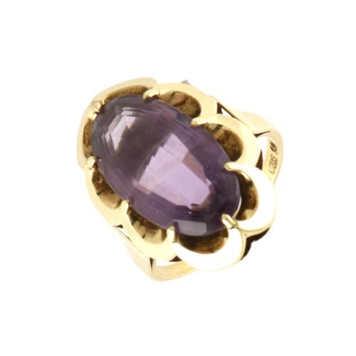 Anillo lanzadera con amatista.