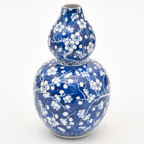 ESCUELA CHINA, SIGLO XIX. Jarrón calabaza, estilo Kangxi.