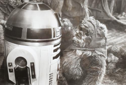 Albert Clarke. Kenny Baker (R2D2) en El retorno del Jedi. 1983.