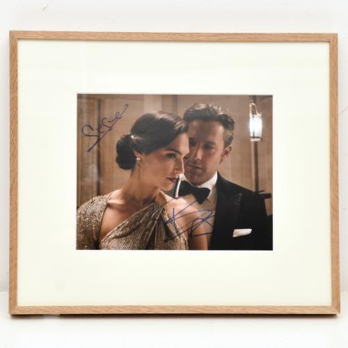 Clay Enos (New York, 1959). Gal Galot y Ben Affleck en la p