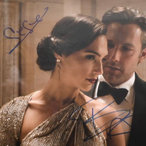 Clay Enos (New York, 1959). Gal Galot y Ben Affleck en la p