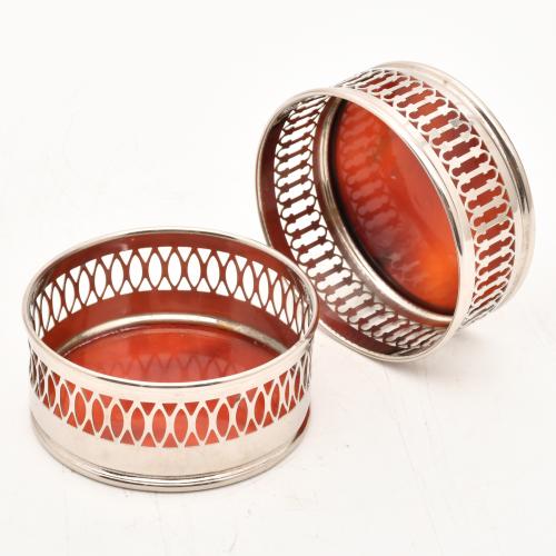 Miscelánia de objetos de sobremesa.