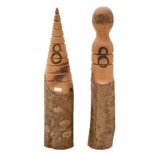 JOSEP GUINOVART (1927-2007). Pair of bowling pins carved and fire-marked wood.