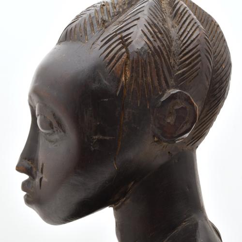 ESCUELA AFRICANA, SIGLO XX.   Figura femenina.