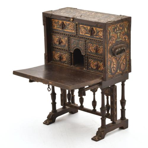 ESCUELA ESPAÑOLA, PPS. SIGLO XX. Bargueño en miniatura.