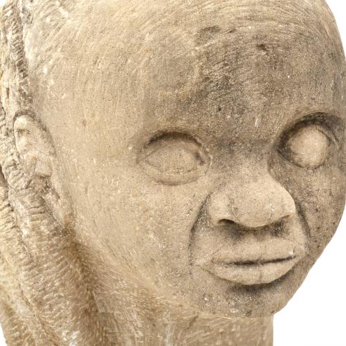 ESCUELA AFRICANA, SIGLO XX.   Busto femenino.